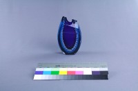 藍色玻璃花器藏品圖，第2張