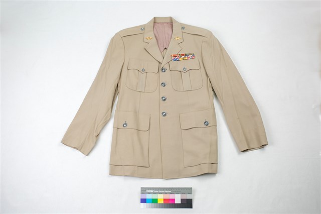 空軍夏季軍常服上衣的圖片