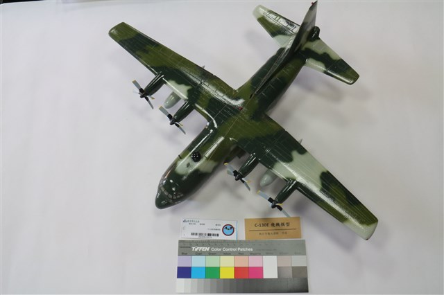 C-130E飛機模型的圖片