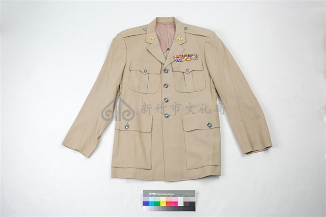 空軍夏季軍常服上衣藏品圖，第1張