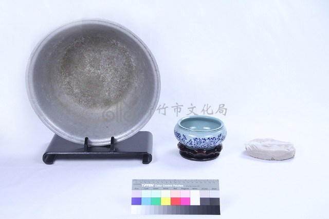 P-2V殘骸製洗臉盆/ 大連碧流河口土壤藏品圖，第2張