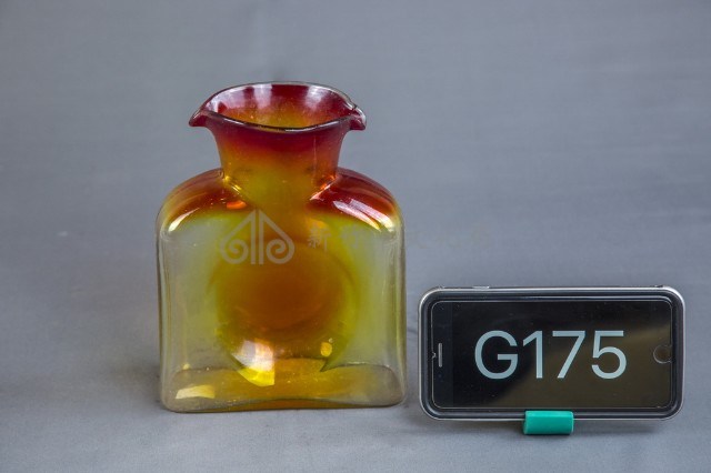 紅漸層扁瓶藏品圖，第1張