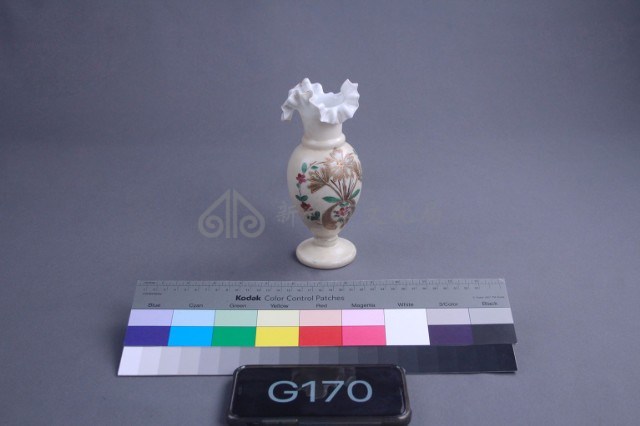 仿白磁花瓶藏品圖，第1張