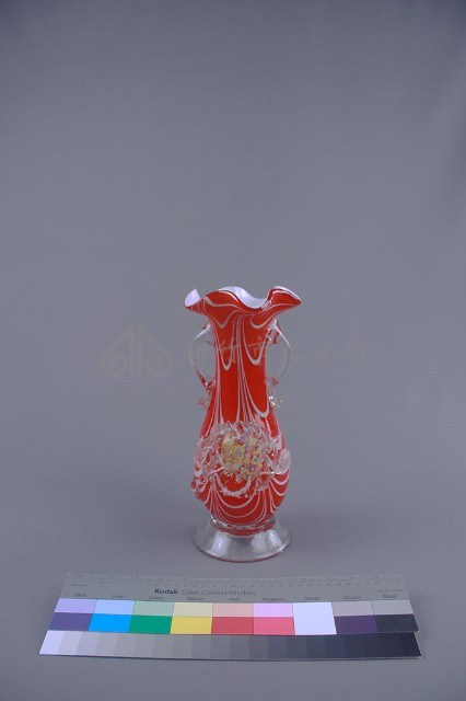 紅色絞紋花瓶藏品圖，第2張