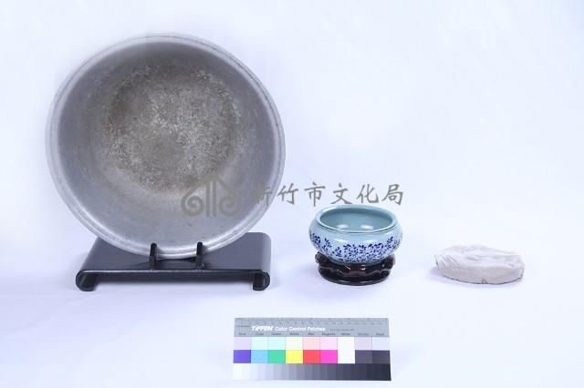 P-2V殘骸製洗臉盆/ 大連碧流河口土壤藏品圖，第2張