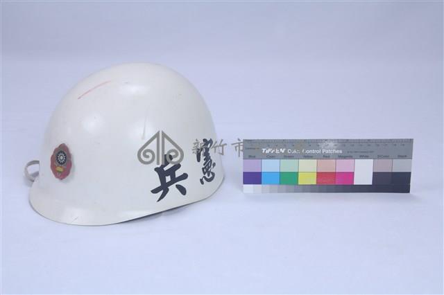 憲兵膠盔藏品圖，第3張