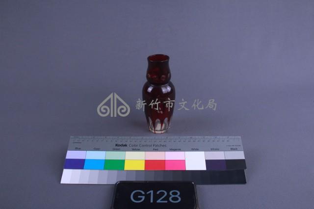 咖啡紅雕刻花瓶藏品圖，第1張