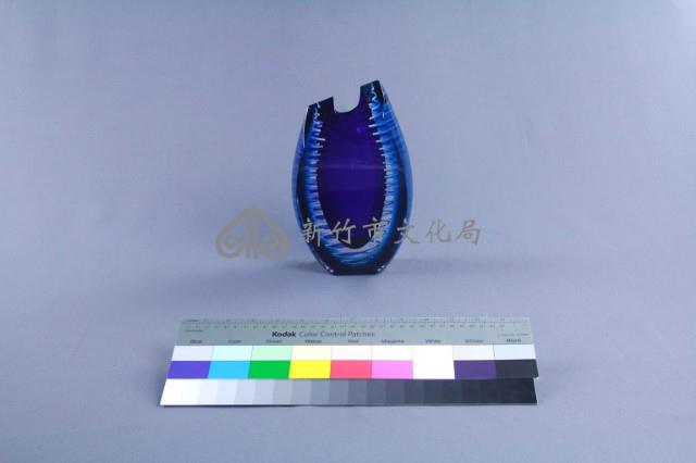 藍色玻璃花器藏品圖，第4張