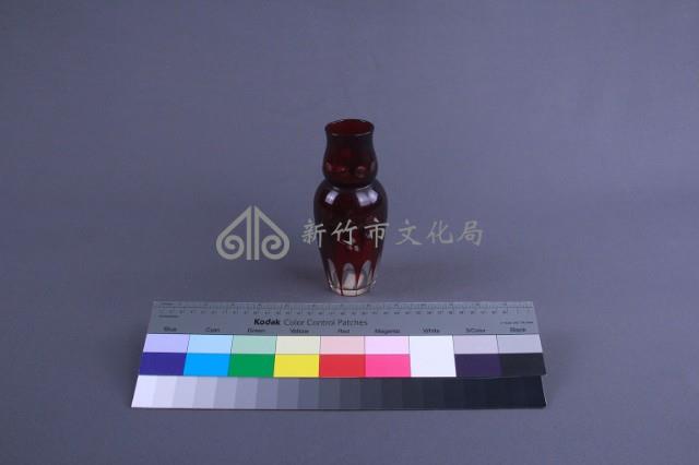 咖啡紅雕刻花瓶藏品圖，第2張