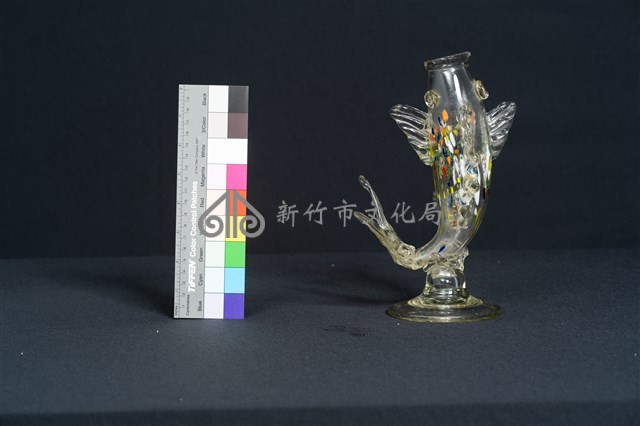 透明點飾魚式花瓶藏品圖，第5張