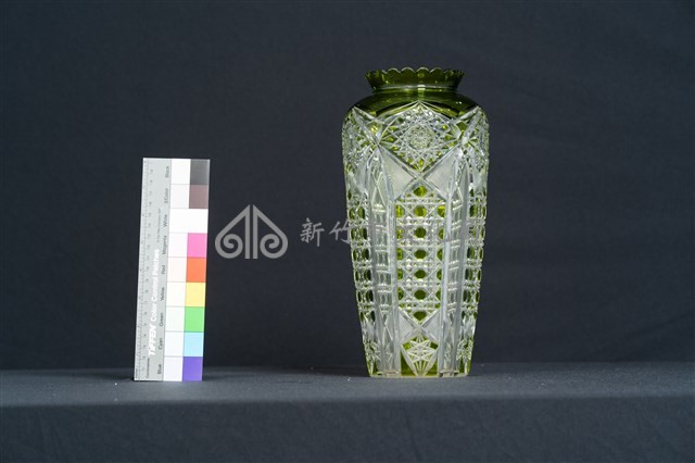 十九世紀歐洲刻花玻璃花器藏品圖，第5張