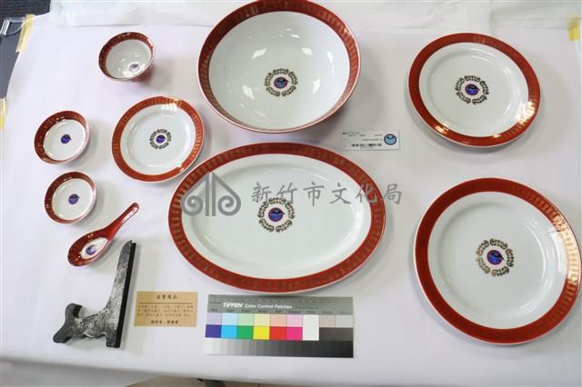 黑蝙蝠紀念瓷器餐具一組藏品圖，第1張