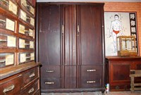 衣櫥藏品圖，第1張