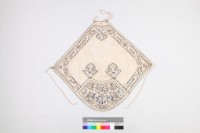 白棉地彩繡花鳥紋肚兜藏品圖，第1張