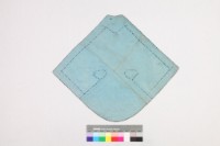 水藍棉地彩繡花鳥人物紋肚兜藏品圖，第2張