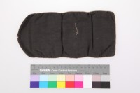 緞地彩繡花卉紋褡褳荷包藏品圖，第2張