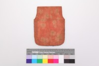 白緞地彩繡人物花卉紋單面方形荷包藏品圖，第2張