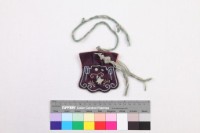 黑緞地彩繡動物紋配飾藏品圖，第1張