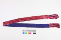 彩織女盛裝花腰帶藏品圖，第1張