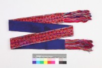 彩織女盛裝花腰帶藏品圖，第2張