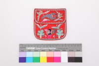 紅緞地彩繡花鳥獸紋雙面方形荷包藏品圖，第2張