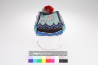 淺藍緞地彩繡花鳥紋八仙狀元童帽藏品圖，第2張