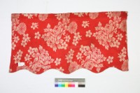 紅地彩繡花鳥紋門簾藏品圖，第2張