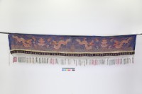 藍紫地盤金繡雙龍拜塔紋公廳綵藏品圖，第1張