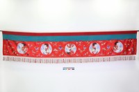 紅緞地白鶴銜桃團花床綵藏品圖，第1張