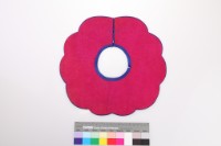 淺綠地雙色緄邊虎紋圍涎藏品圖，第2張