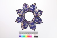 藍綢地盤金繡花果紋蓮瓣雲肩藏品圖，第1張