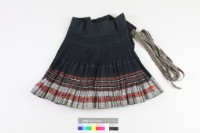 貴州黃平亻革家古老麻布繡花百褶裙藏品圖，第1張