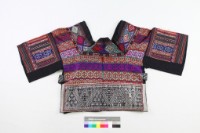 貴州雷山苗族女盛裝衣藏品圖，第2張