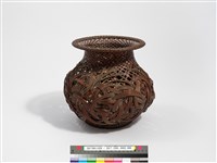 竹籐斜紋編蝶繞折沿圓形花器藏品圖，第3張