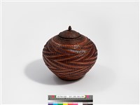 竹籐編之字紋心形有蓋甕藏品圖，第2張