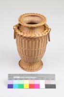 竹編方格紋高花瓶的圖片