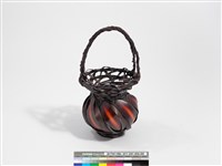 竹編八片斜紋圓形掛花籃 藏品圖，第2張