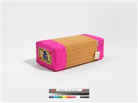 韓國草編桃粉緞飾長壽枕藏品圖，第4張