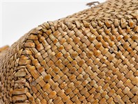 藺草編織長方底捲花扣鈕手提袋藏品圖，第9張