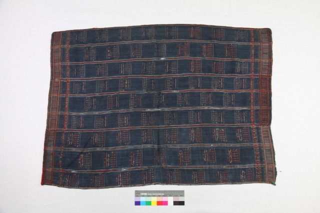 女子披肩式喪服的圖片