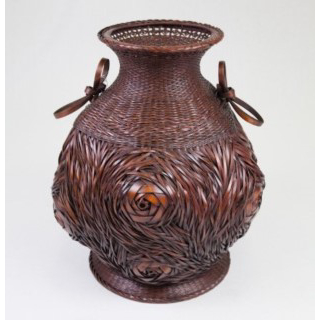 「亂中有緒」竹編玫瑰紋花器