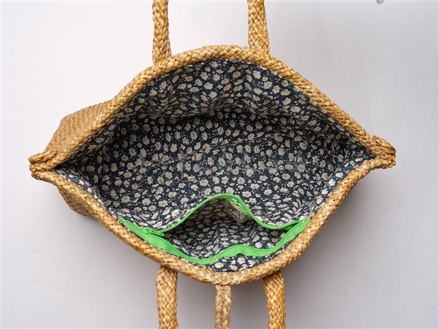 藺草編織長方底捲花扣鈕手提袋藏品圖，第11張