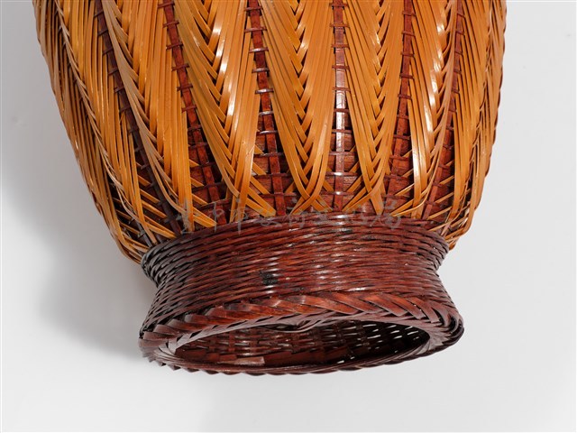 竹編矢紋橄欖形花器藏品圖，第10張