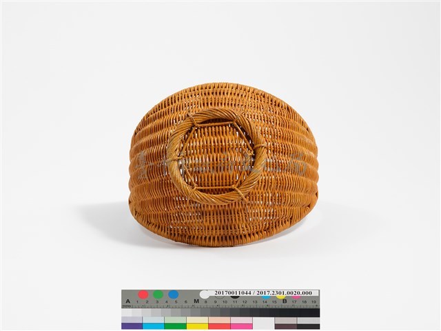 籐編半月形花器藏品圖，第8張