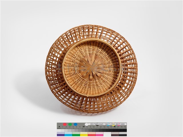 竹籐編格紋圓形掛花籃藏品圖，第8張