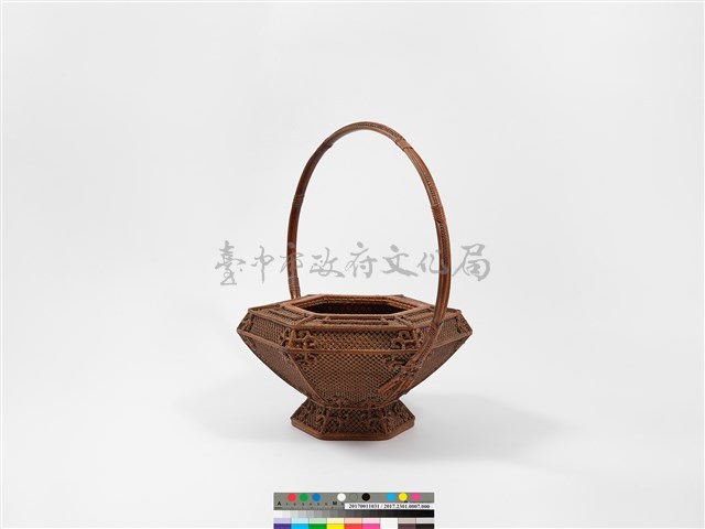 竹籐銅錢勾紋六角形掛花籃藏品圖，第4張