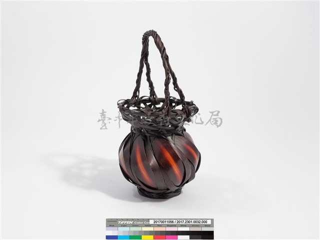 竹編八片斜紋圓形掛花籃 藏品圖，第4張
