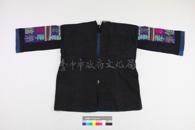 貴州雷山苗族女盛裝上衣藏品圖，第1張
