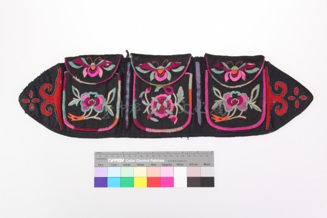 繡花三摺褡褳荷包藏品圖，第1張