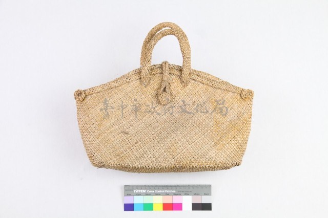 藺草編織長方底捲花扣鈕手提袋藏品圖，第1張